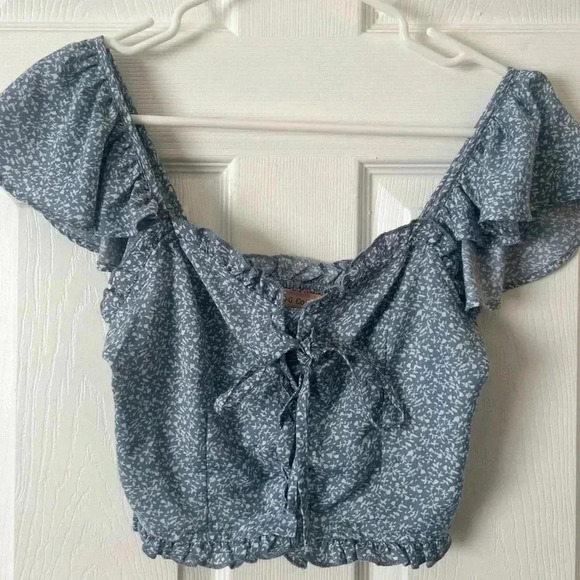 B.O.G Collective Tops - B.O.G Collective Womans Blue And White Floral Ruffle Smocked Top. Size XS